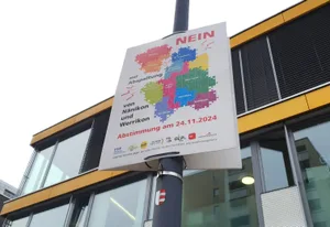 Plakat zur Abstimmung zur Abspaltung von Nänikon und Werrikon in Uster Plakat zur Abstimmung zur Abspaltung von Nänikon und Werrikon in Uster