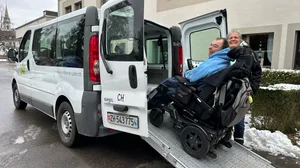 29389281-1 Der Rollstuhlbus des Werkheims ist wichtig für die Teilhabe aller Bewohnerinnen und Bewohner. Die Organisation sammelt Geld für einen grösseren Bus.