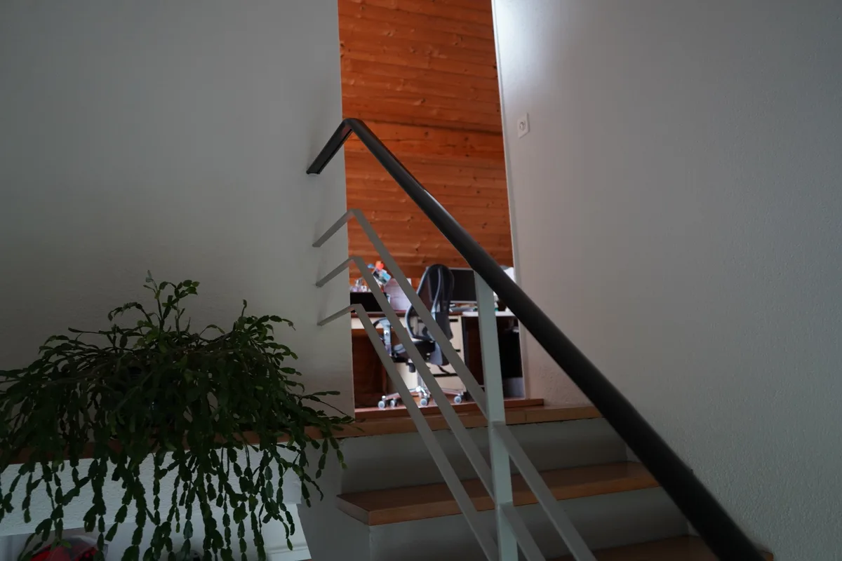 Die Treppe hoch in den obersten Stock.