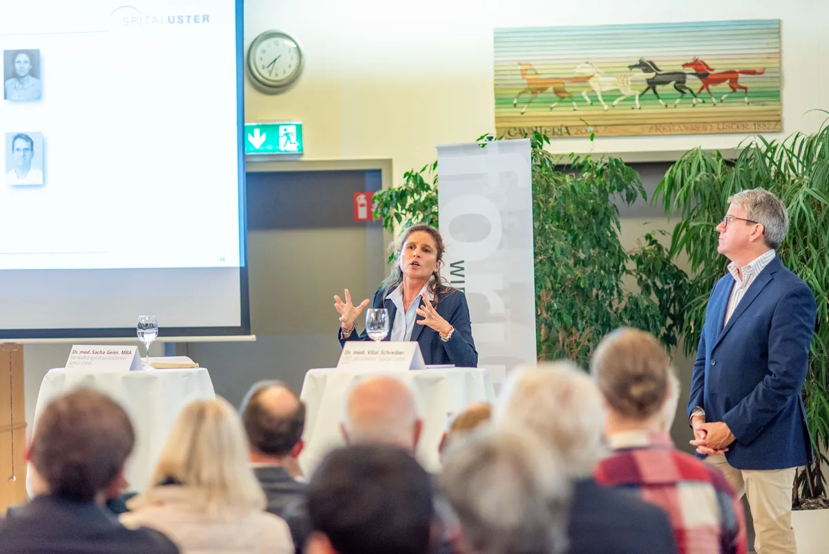 Sacha Geier und Vital Schreiber sind zuversichtlich, dass die Aktienkapitalerhöhung zustande kommt. Impressionen vom WFU-Inside-Anlass zur Zukunft des Spitals Uster am 14. November 2023.