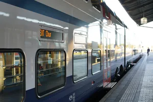 Diese S-Bahn fährt direkt nach Chur. Diese S-Bahn fährt direkt nach Chur.