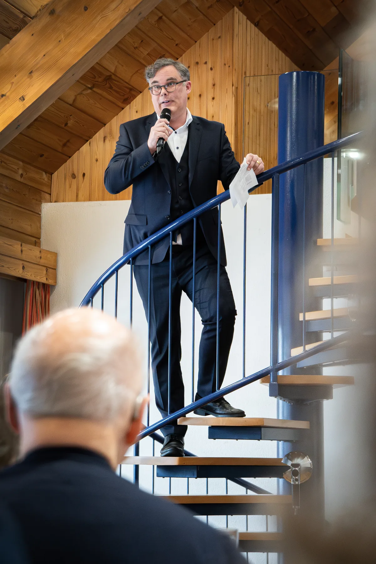 Neujahrsapero in Schwerzenbach im Chimlisaal. Martin Hermann bei seiner Rede.