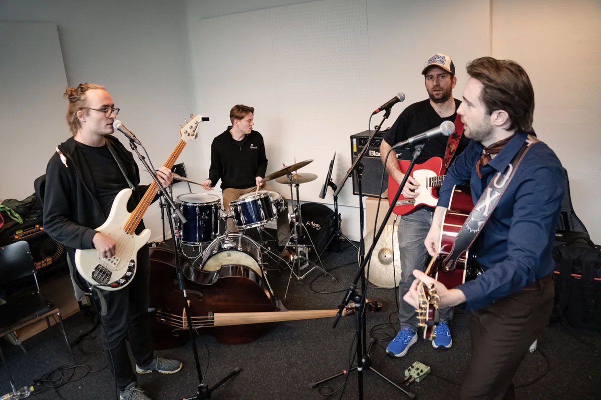 Florian Fox und die Band am proben.