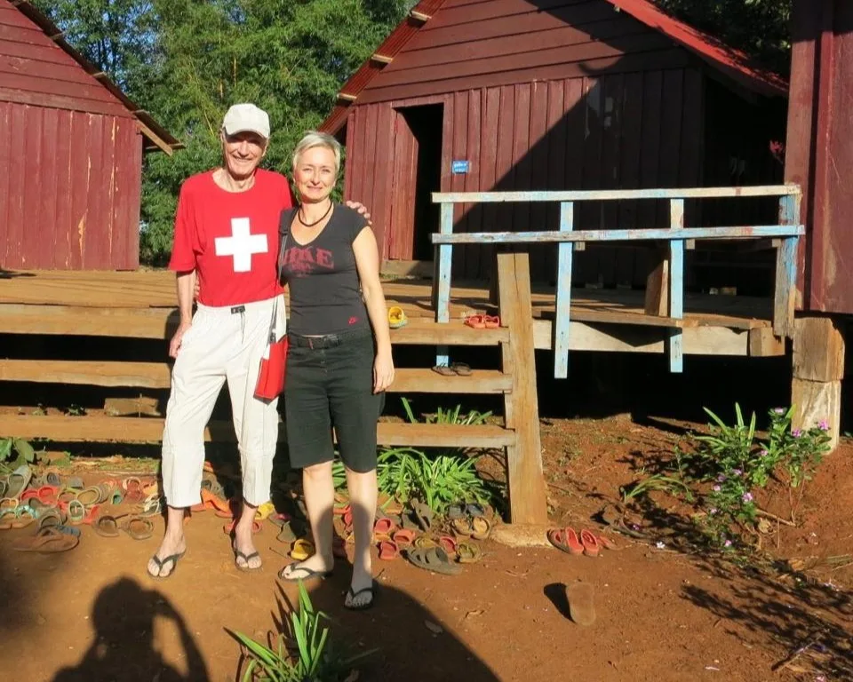 Man sieht Andrea Schreiber und ihren Vater Hansruedi Schreiber.
