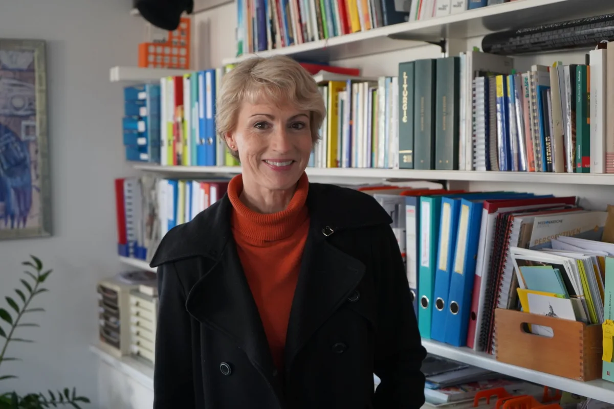 Catherine McMillan ist Pfarrerin in Schwerzenbach. Sie hat ein sehr interessantes Leben.