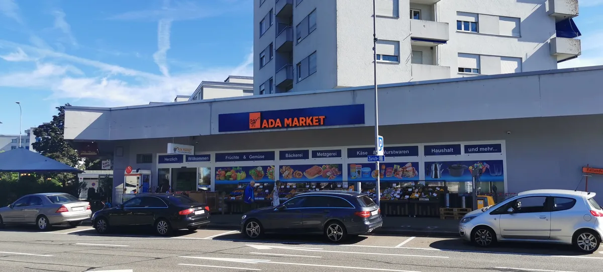 Der Ada Market in Dübendorf bietet Waren aus verschiedenen Kulturen an. Der Ada Market in Dübendorf bietet Waren aus verschiedenen Kulturen an.
