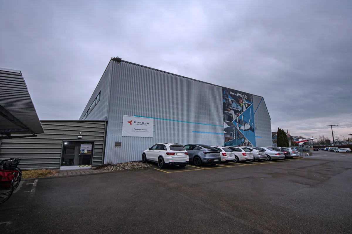 Der Hangar von Dufour Aerospace auf dem Flugplatz in Dübendorf.