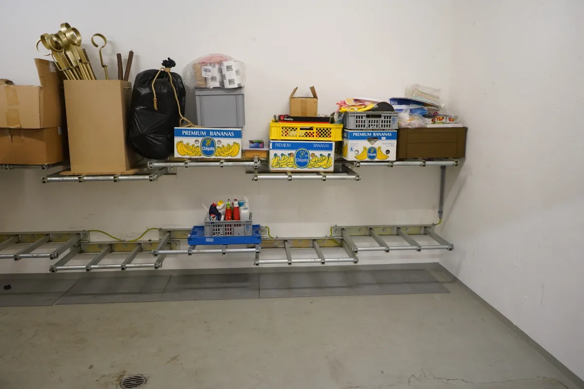 Blick in den Leichenraum.