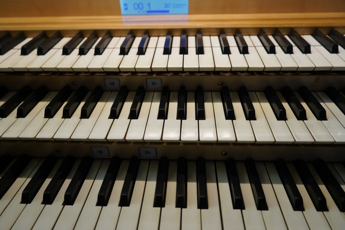 Blick auf drei Tastenreihen.