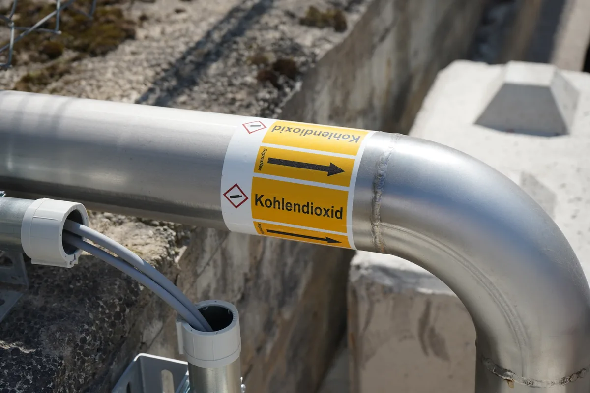 Die Bereuter-Gruppe in Volketswil eröffnet eine neue Anlage, die Kohlendioxid an Beton binden kann.