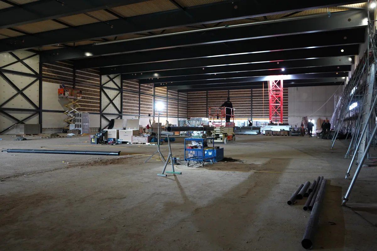 Blick in die Tennishalle.