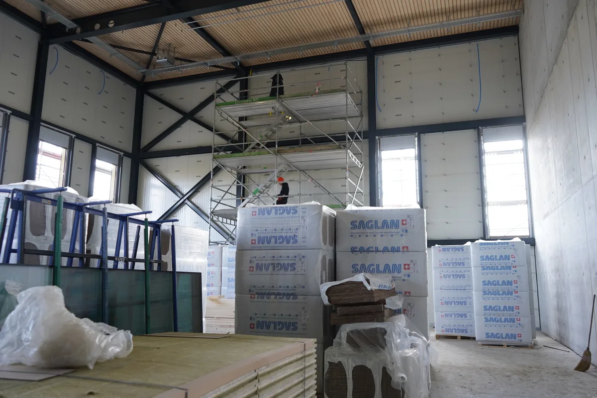 Blick in die Trampolinhalle.