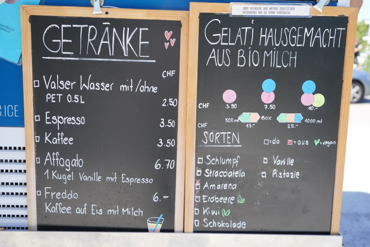 Das Angebot auf zwei Tafeln.