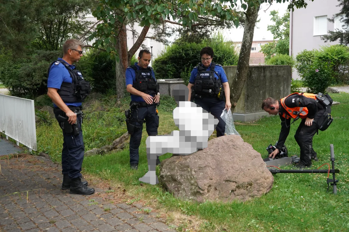 Die Flucht eines Volketswiler Jugendlichen mit einem E-Scooter endete in Handschellen. Die Polizei führt wegen dieser Fahrzeuge vermehrt Kontrollen durch.
