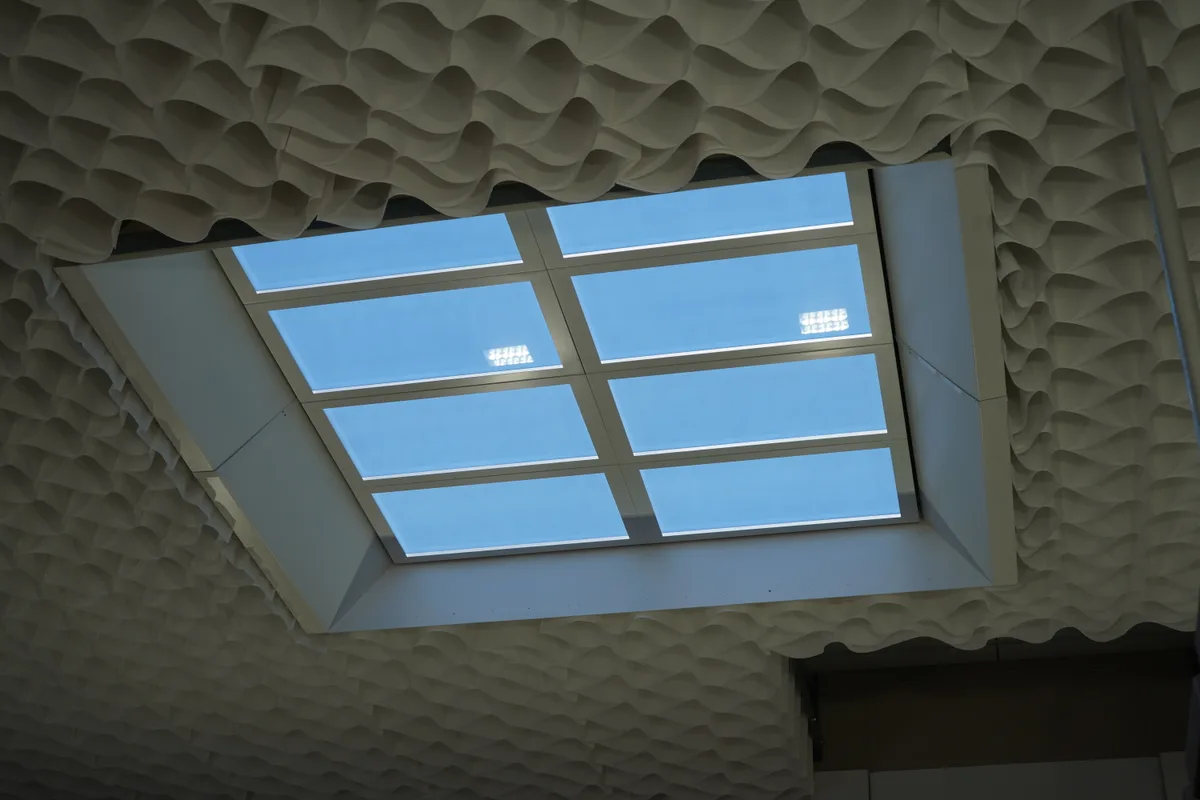 Künstliches Fenster an der Decke