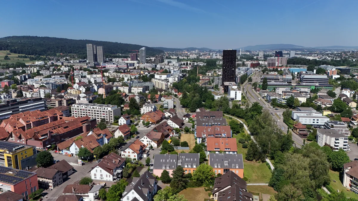 Dübendorf ist nicht nur bei den Bauten aufstrebend, sondern auch bei der Finanzkraft. Dübendorf ist nicht nur bei den Bauten aufstrebend, sondern auch bei der Finanzkraft.