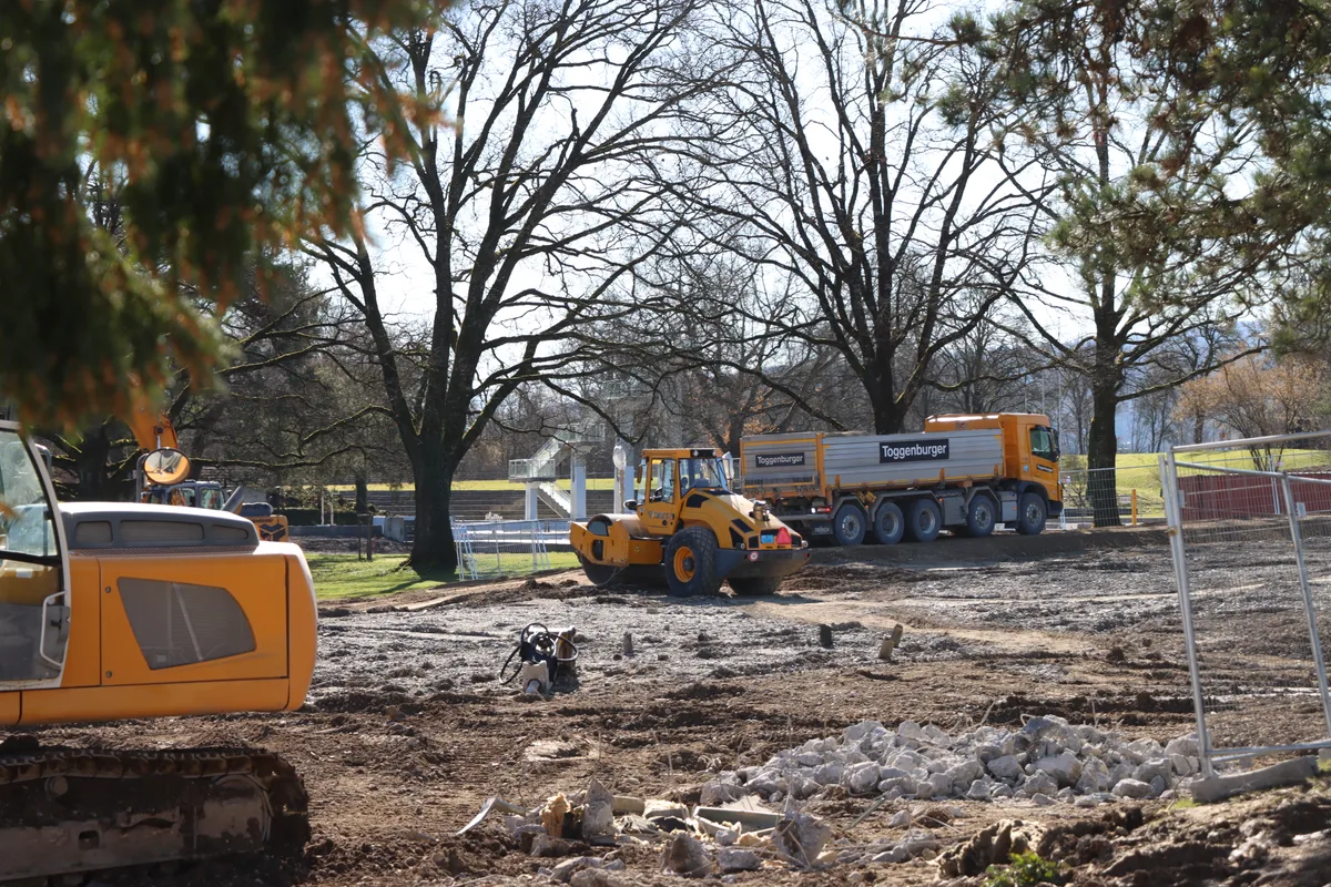 Impressionen eines Spatenstichs.