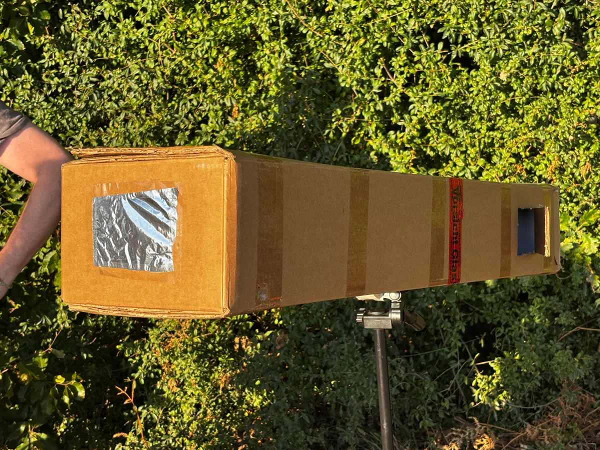 Und hier noch in voller Grösse. Selbst gebauter Projektor für Sonnenfinsternis.