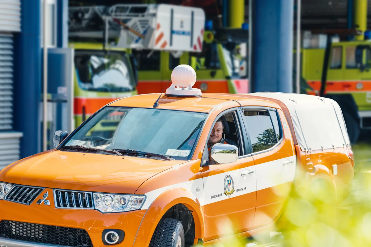 Ein Fahrzeug mit einer mobilen Sirene.