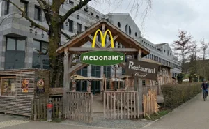29249589-4 Eröffnet McDonald^s gleich bester Lage gleich neben dem Bahnhof Stettbach eine neue Filiale? Viele Anwohner möchten das nicht.