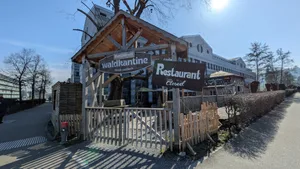 Das Restaurant Waldkantine eröffnete im Frühling 2021. Das Restaurant Waldkantine eröffnete im Frühling 2021.