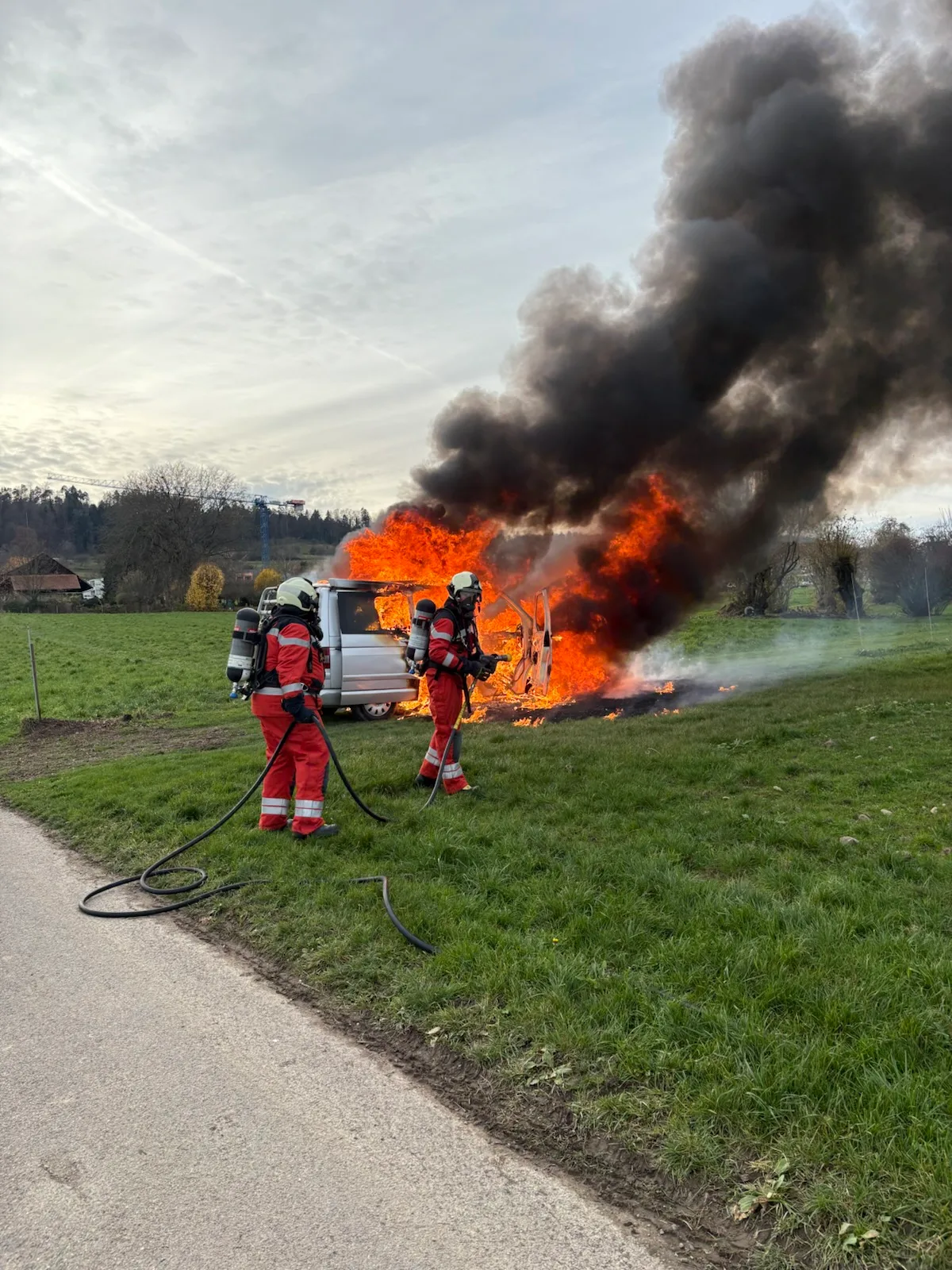 In Fällanden kam es am Mittwochnachmittag zu einem Autobrand.