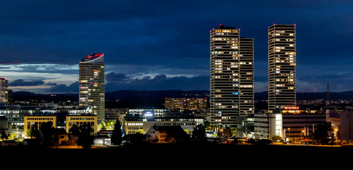 26799691-5 Skyline von Dubaidorf
