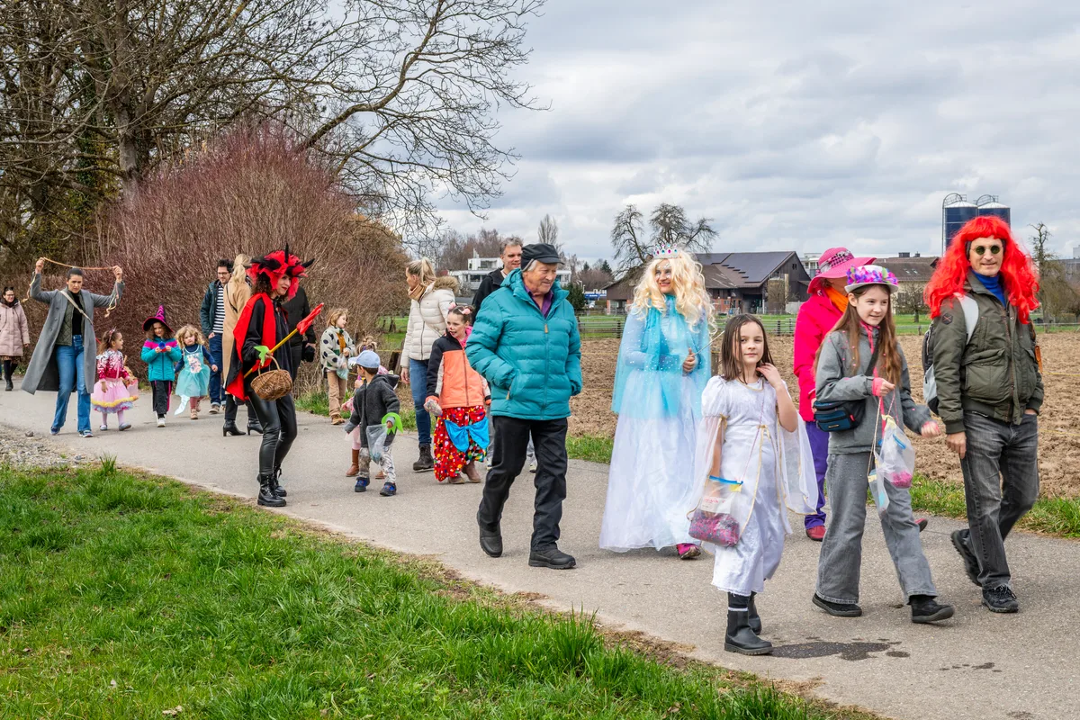 Der Familienverein Fällanden organisierte die Kinderfasnacht mit einem Umzug und anschliessender Party.