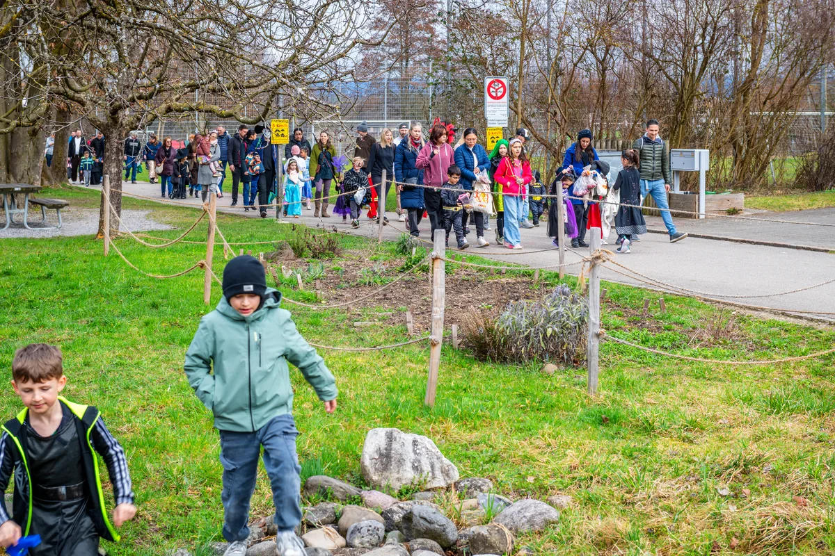 Der Familienverein Fällanden organisierte die Kinderfasnacht mit einem Umzug und anschliessender Party.