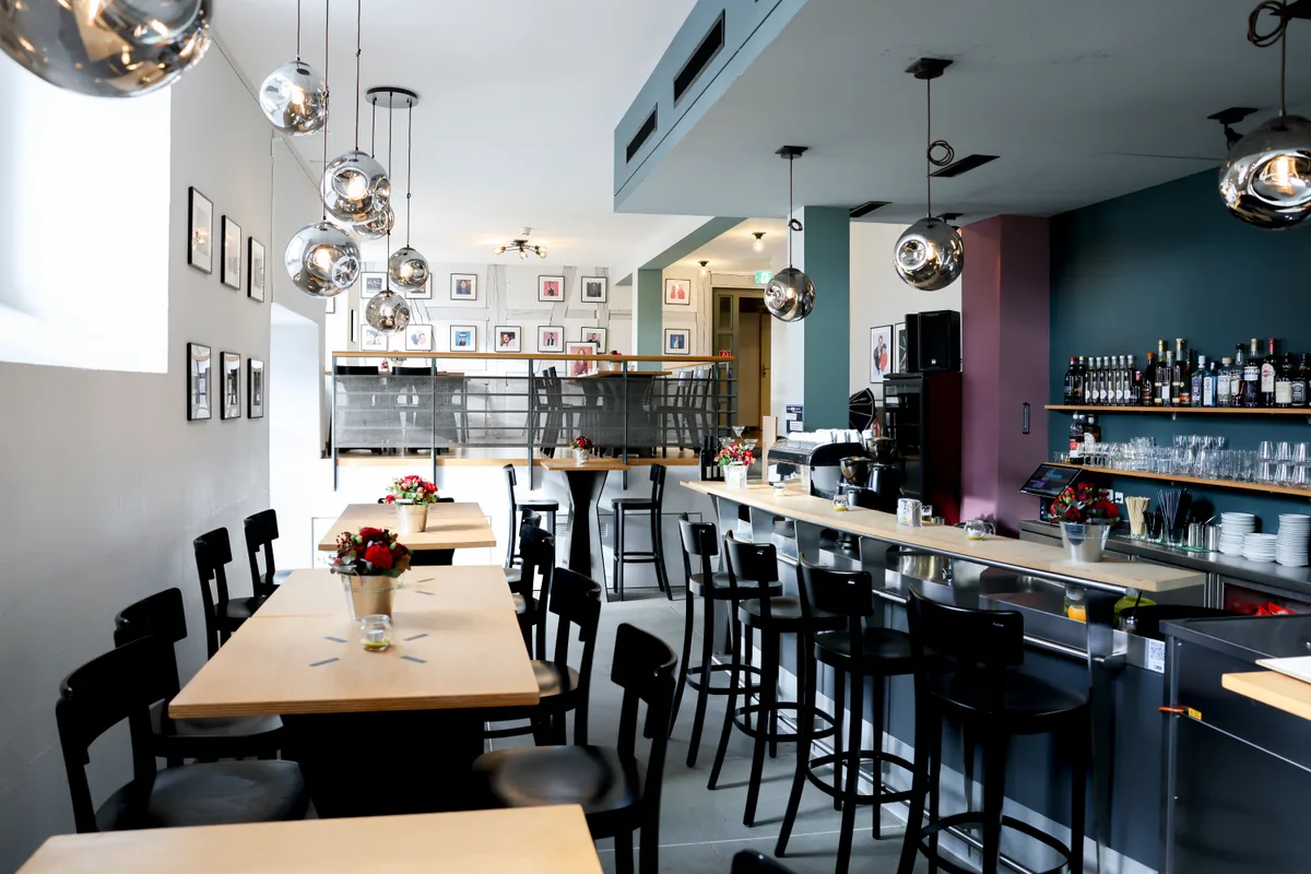 Neue Lampen mussten sein, ansonsten wurde lediglich etwas umgestellt. Betreiber der Kulturbar der Oberen Mühle