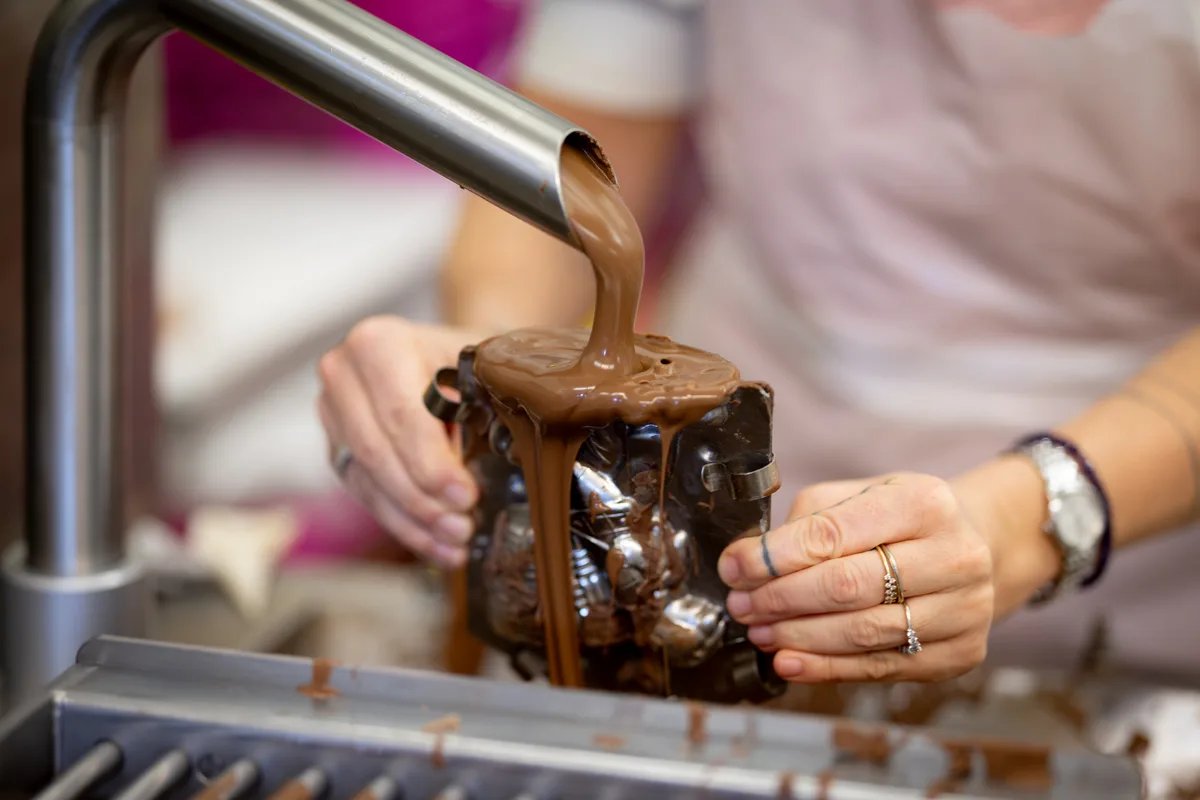 Schokoosterhasen Produktion in der Konditorei Hotz in Brüttisellen