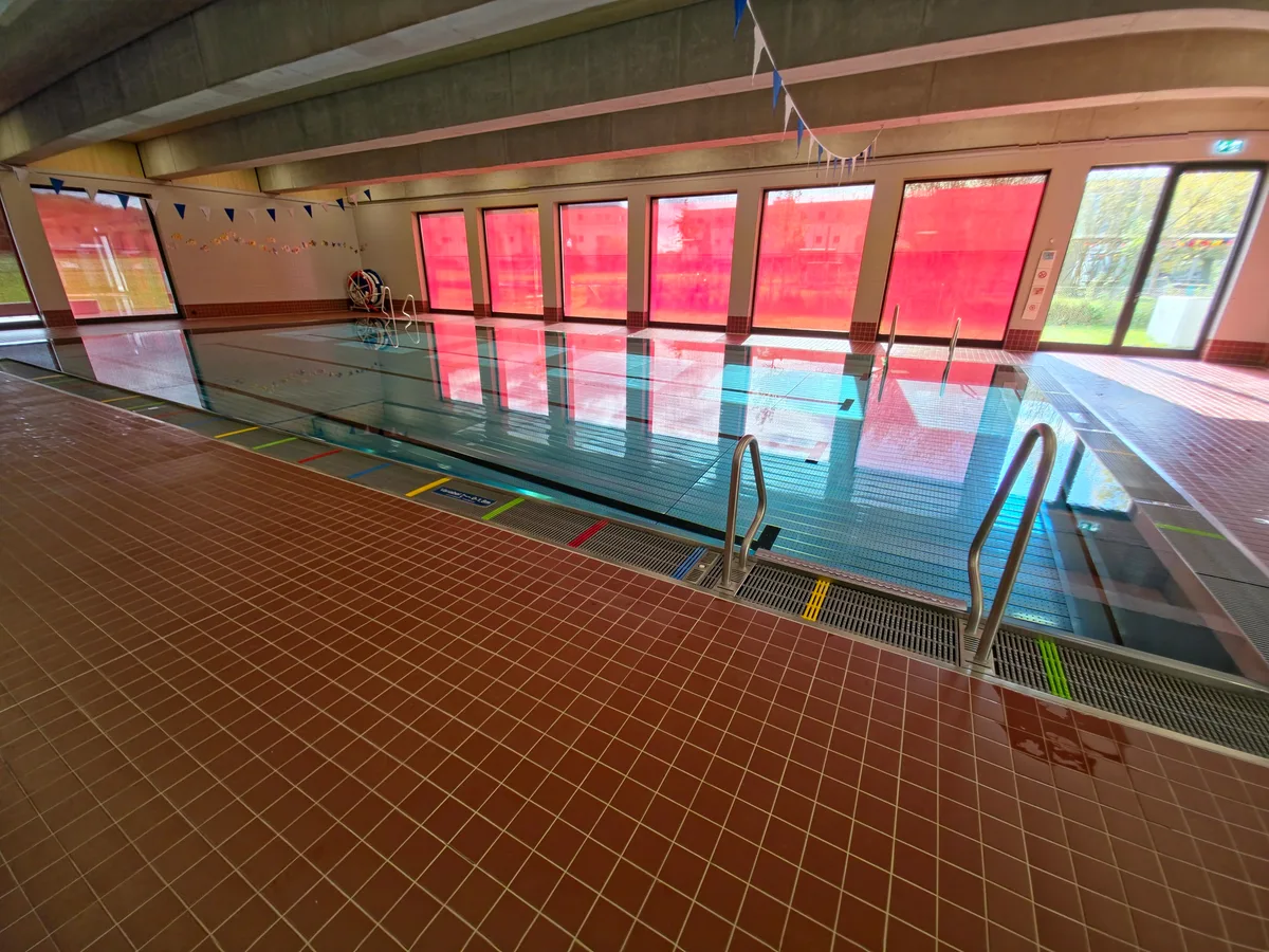 Das Hallenbad Fehraltorf. Das Hallenbad Fehraltorf.