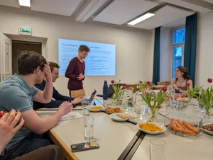23690376-1 Am letzten Wochenende haben sich junge Menschen aus der Region zum Jugendforum Zürcher Oberland zusammengeschlossen.