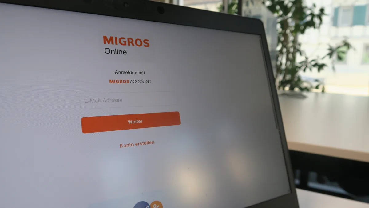 Die Frau hatte bei der Migros-Onlinebestellung einfach nicht den eigenen, gesperrten Namen eingegeben – und es klappte.