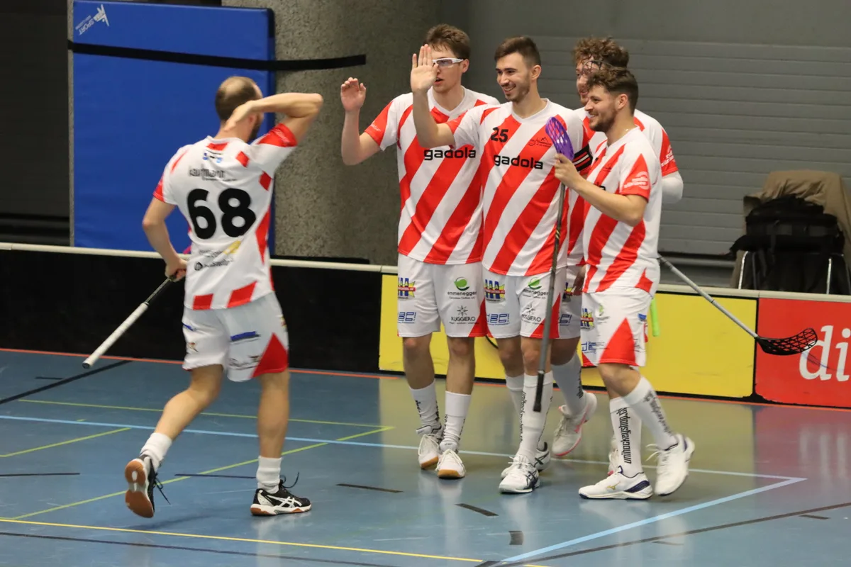 Grund zur Freude: NLB-Aufsteiger Pfannenstiel siegte gegen Unihockey Limmattal.