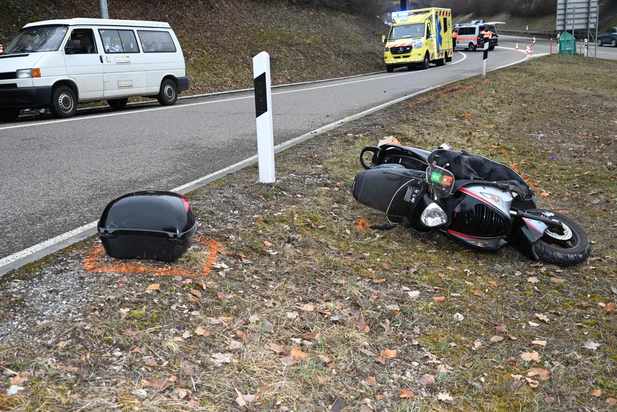 Bei der Autobahnausfahrt Rapperswil-Jona kam es am Samstagnachmittag zu einem Unfall. Bei der Autobahnausfahrt Rapperswil-Jona kam es am Samstagnachmittag zu einem Unfall.
