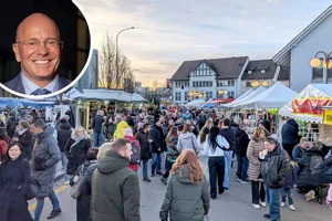 28094459-6 Roger Gallati hat sich über den grossen Besucheraufmarsch am diesjährigen Märt gefreut.