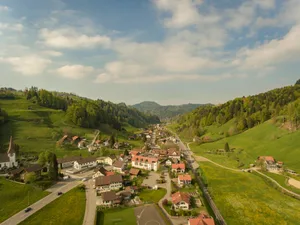11143580-5 Der Verein "Kauflokal Fischentahl" ruft einen Online-Shop ins Leben.