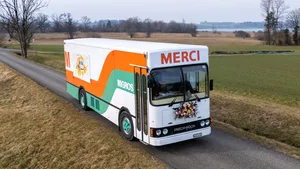 25001852-2 Der sogenannte «Merci Bus» tourt in den nächsten Wochen durch die Schweiz.