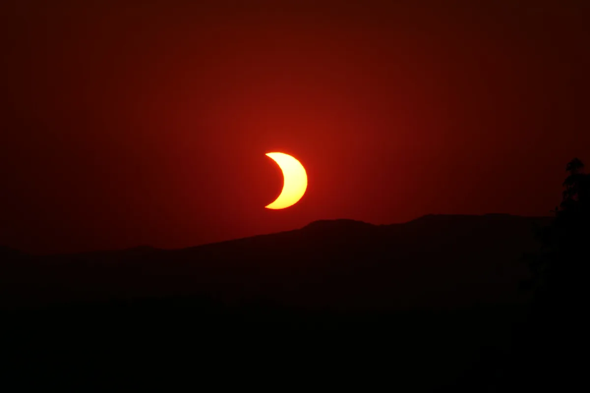 Die Impressionen der partiellen Sonnenfinsternis aus dem Zürcher Oberland.