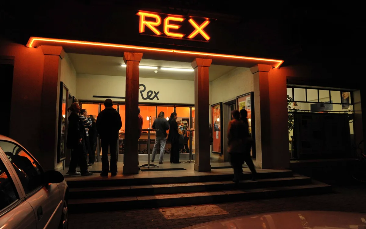 Bis 2015 befand sich das Kino Rex an der Spitalstrasse, danach folgte der Umzug ins damals neu gebaute Chesselhuus. (Archivfoto) Kino Rex in Pfäffikon alter Standort