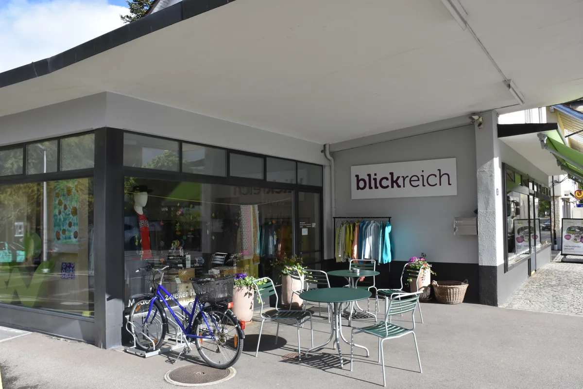 Die Fassade des Secondhandladens Blickreich in Uster.