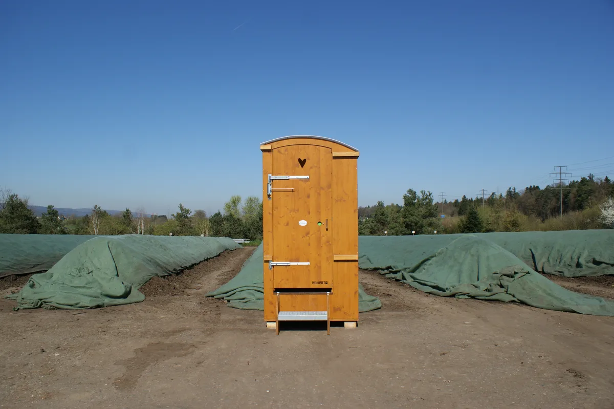 Eine Kompotoi-Trockentoilette. Rund 1000 sind schweizweit im Einsatz.