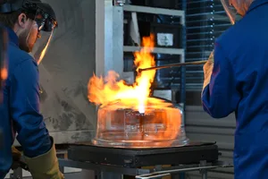 30332360-3 Glasreaktoren in der Entstehung: Für Firmenchef Silvio Büchi ist Glas ein «fantastischer Werkstoff».
