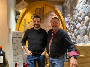 22864760-3 "Es geht nur miteinander": Fabian Aegerter und Ueli Bräker.