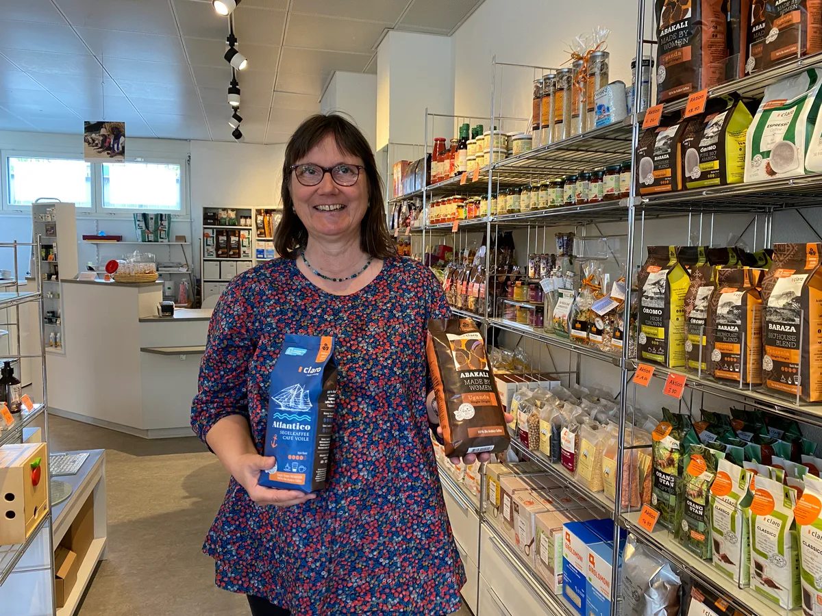 «Für unseren fair produzierten und gehandelten Kaffee kommen die Leute bewusst zu uns»: Ladenleiterin Marianne Burgherr.