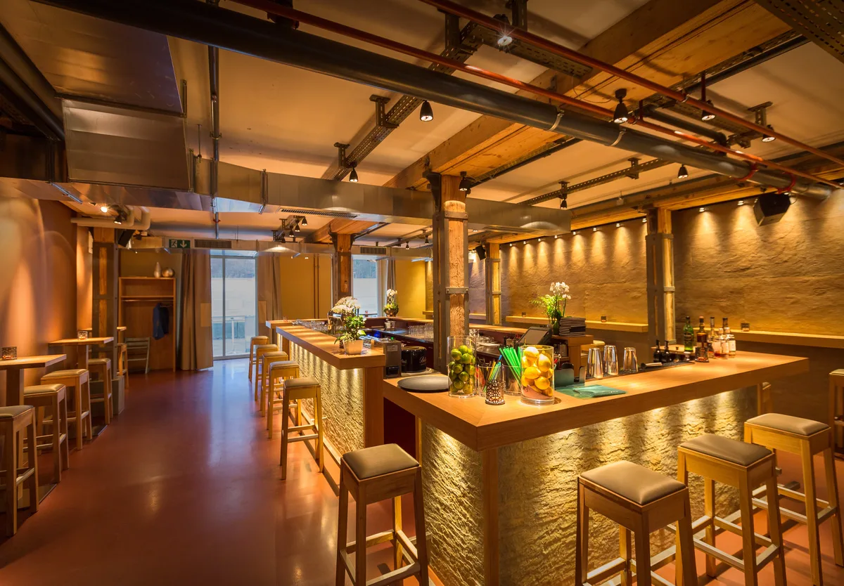 Innenansicht des Restaurants Neue Spinnerei in Aathal.
