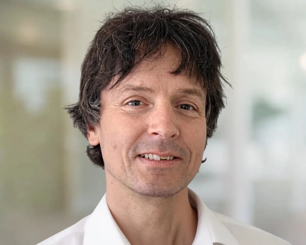 Martin Tschirky ist Nachhaltigkeitsbeauftragter der Bank BSU. Porträt von Martin Tschirky, dem Nachhaltigkeitsbeauftragten der Bank BSU.