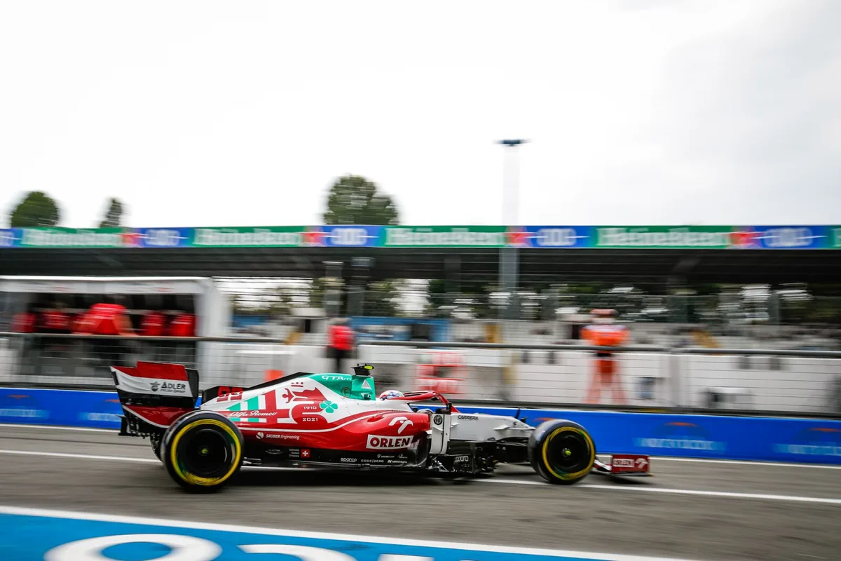GP von Italien 2021: Als Alfa Romeo der Titelsponsor von Sauber war, feierte die Marke im Heimrennen in Monza ihren 111. Geburtstag mit dieser Lackierung. Ein Formel-1-Auto