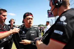 12916168-3 Sauber F1 Ungarn Zhou Guanyu